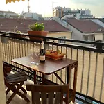 Modern And Cozy Apartment In Central Milan